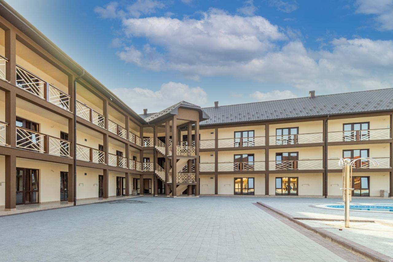 Nikoletta Hotel Slatina Exterior foto
