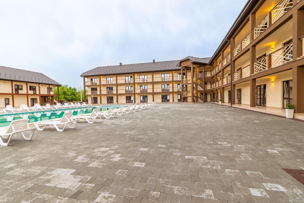 Nikoletta Hotel Slatina Exterior foto